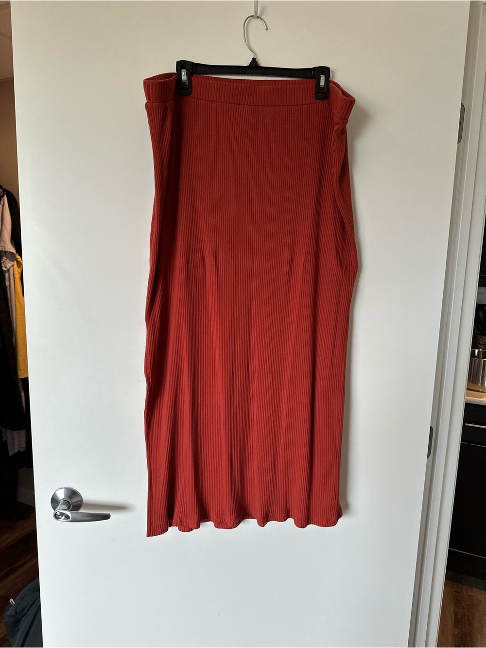 Old Navy Ribbed Midi Skirt in Rust